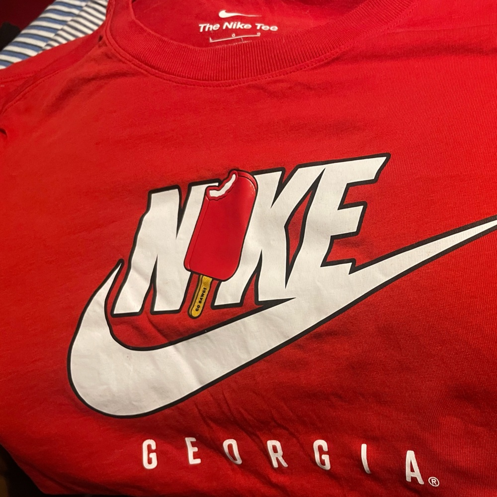 Nike•NCAAF-Georgia•Ice Cream-Tee.Size LG